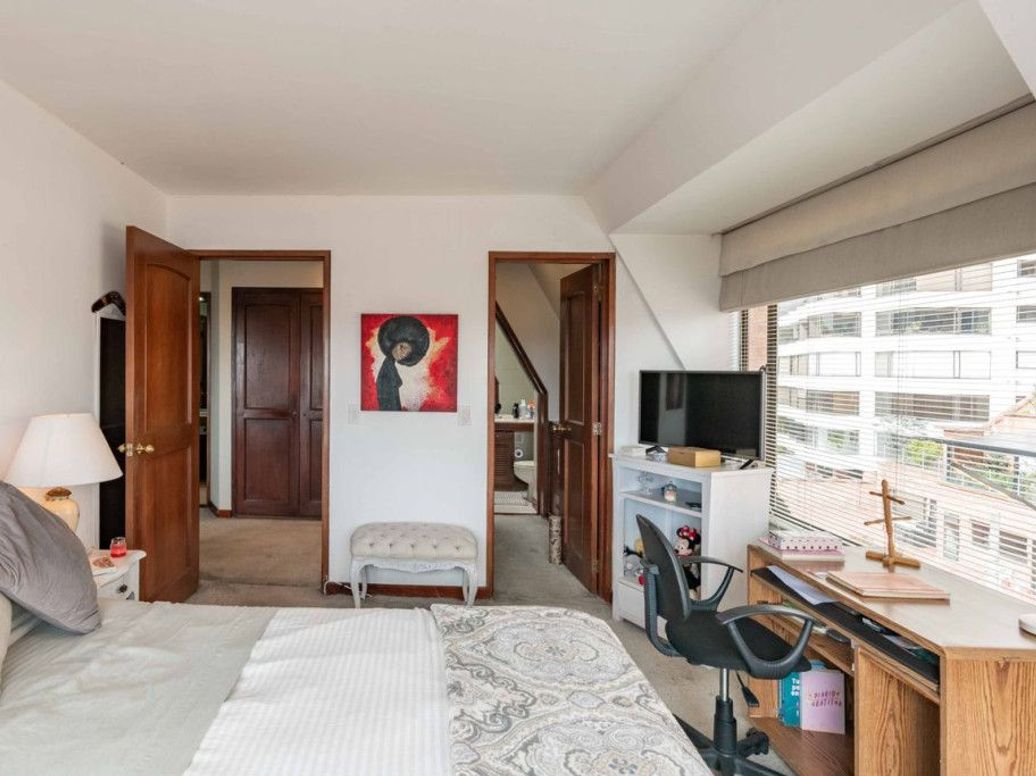 Apartamento de 4 alcobas en venta en El Refugio, Bogotá, 288 m² · foto 11 de 20
