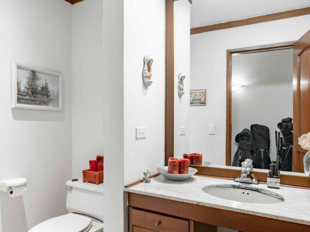 Apartamento de 4 alcobas en venta en El Refugio, Bogotá, 288 m² · foto 14 de 20