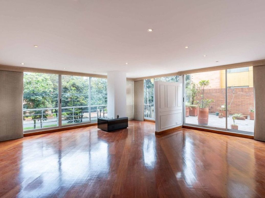 Apartamento de 3 alcobas en venta en Molinos Norte, Bogotá, 138 m² · foto 2 de 17