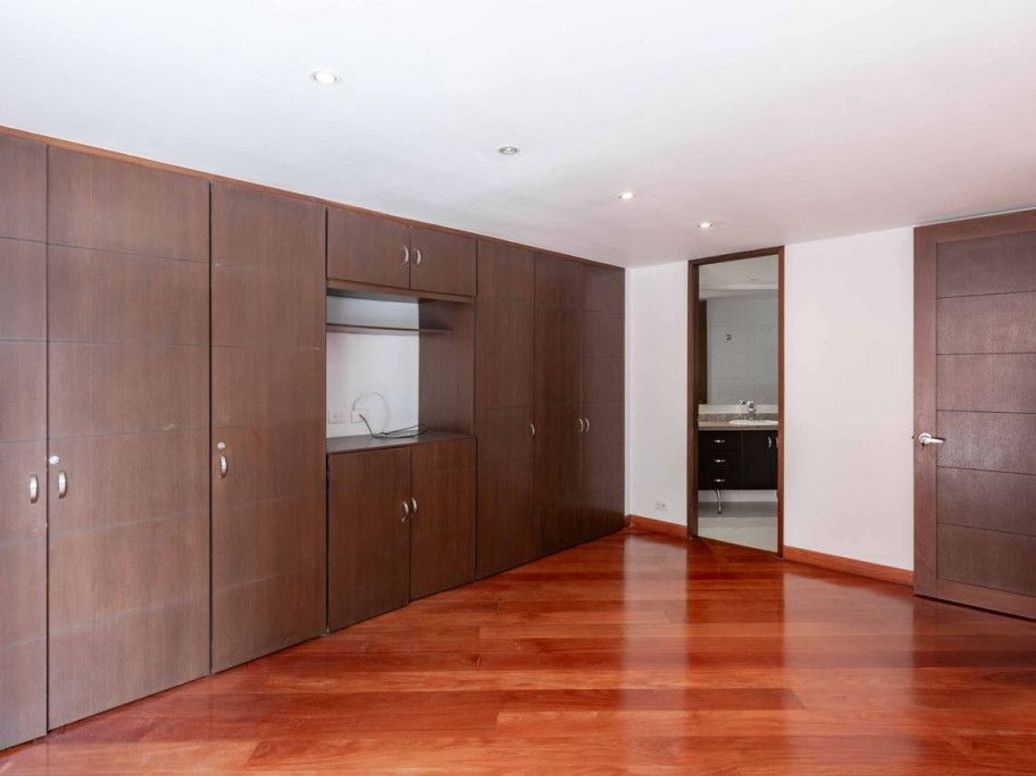 Apartamento de 3 alcobas en venta en Molinos Norte, Bogotá, 138 m² · foto 13 de 17
