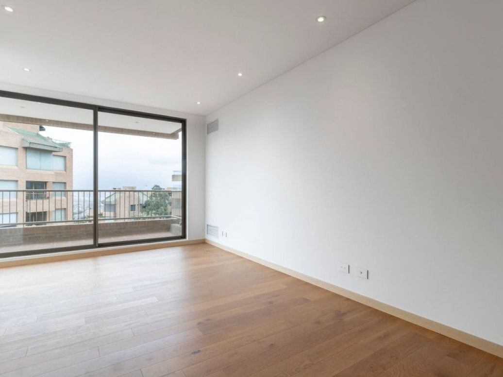 Apartamento de 3 alcobas en venta en Niza Suba, Bogotá, 141 m² · foto 4 de 20