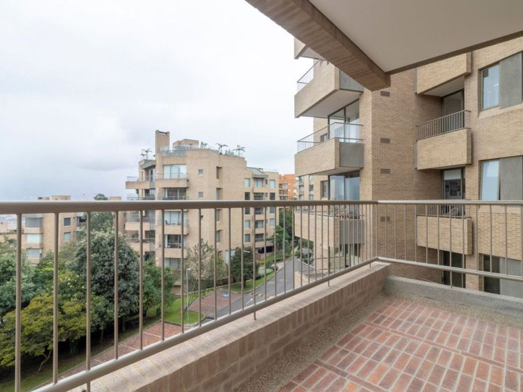 Apartamento de 3 alcobas en venta en Niza Suba, Bogotá, 141 m² · foto 7 de 20