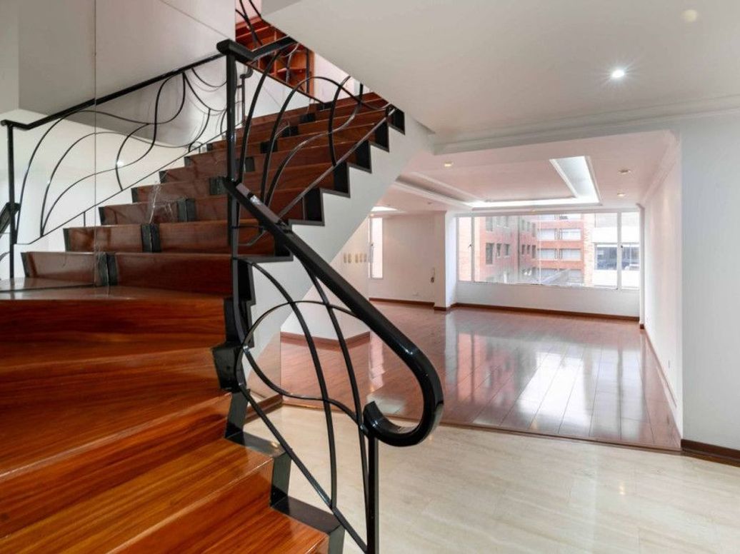 Apartamento de 3 alcobas en venta en Chico Norte Et. Iii, Bogotá, 213 m² · foto 6 de 20