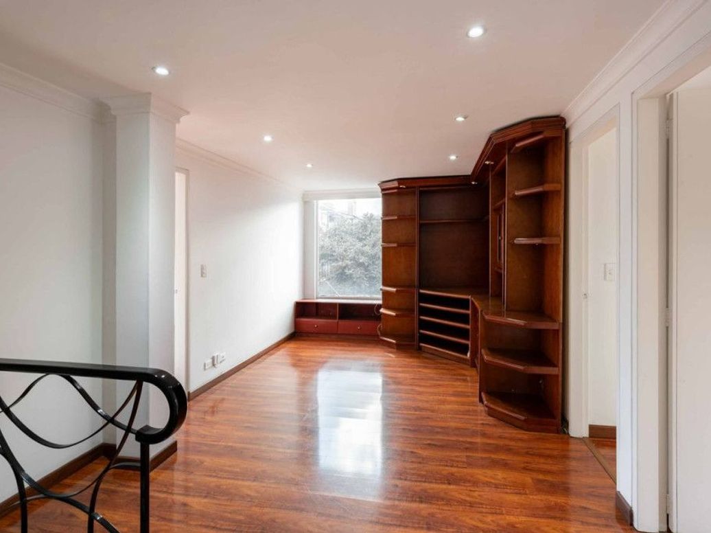 Apartamento de 3 alcobas en venta en Chico Norte Et. Iii, Bogotá, 213 m² · foto 11 de 20