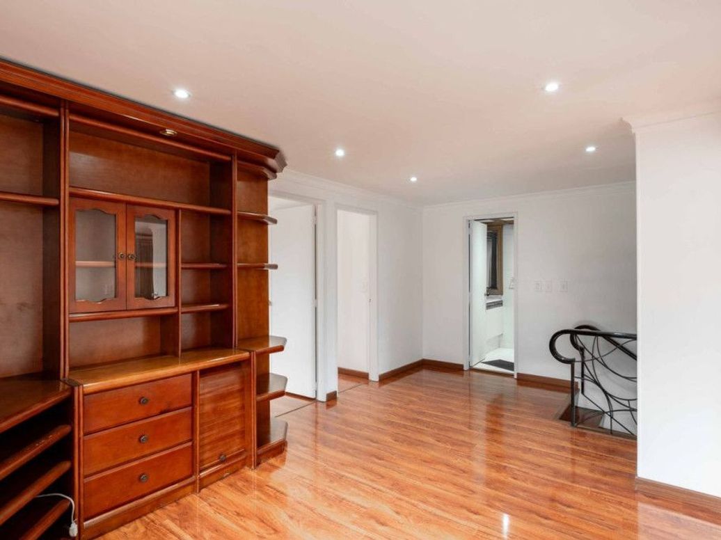 Apartamento de 3 alcobas en venta en Chico Norte Et. Iii, Bogotá, 213 m² · foto 12 de 20