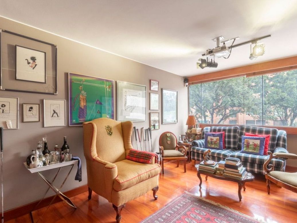 Apartamento de 3 alcobas en venta en Los Rosales, Bogotá, 244 m² · foto 4 de 20