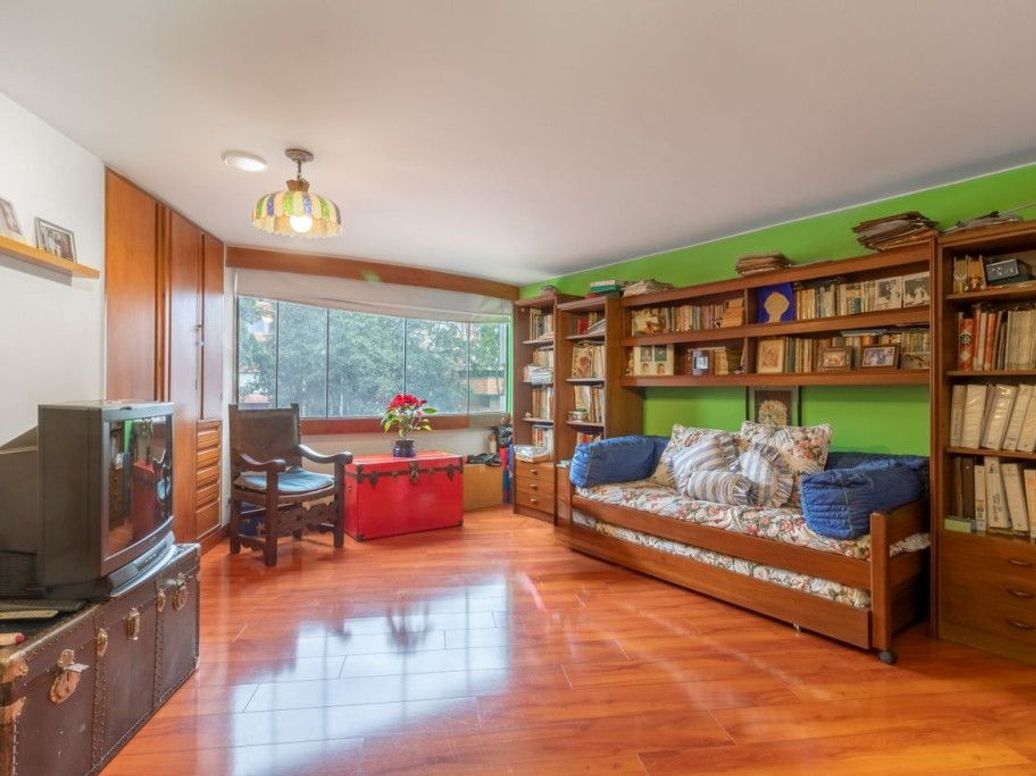 Apartamento de 3 alcobas en venta en Los Rosales, Bogotá, 244 m² · foto 7 de 20