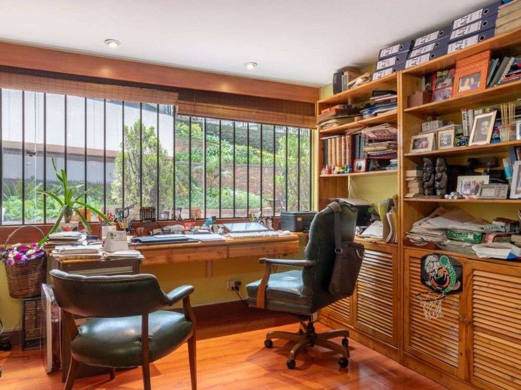 Apartamento de 3 alcobas en venta en Los Rosales, Bogotá, 244 m² · foto 6 de 20