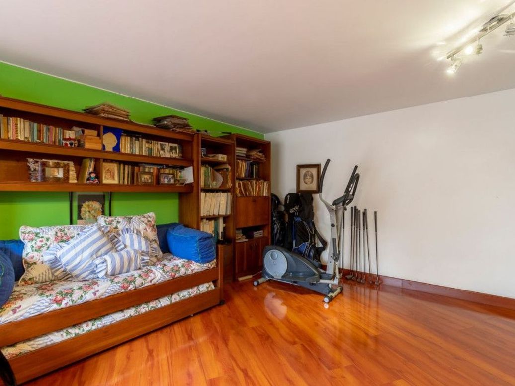 Apartamento de 3 alcobas en venta en Los Rosales, Bogotá, 244 m² · foto 9 de 20