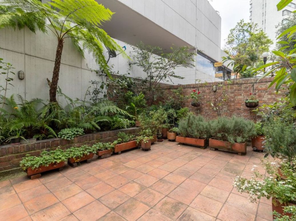 Apartamento de 3 alcobas en venta en Los Rosales, Bogotá, 244 m² · foto 15 de 20