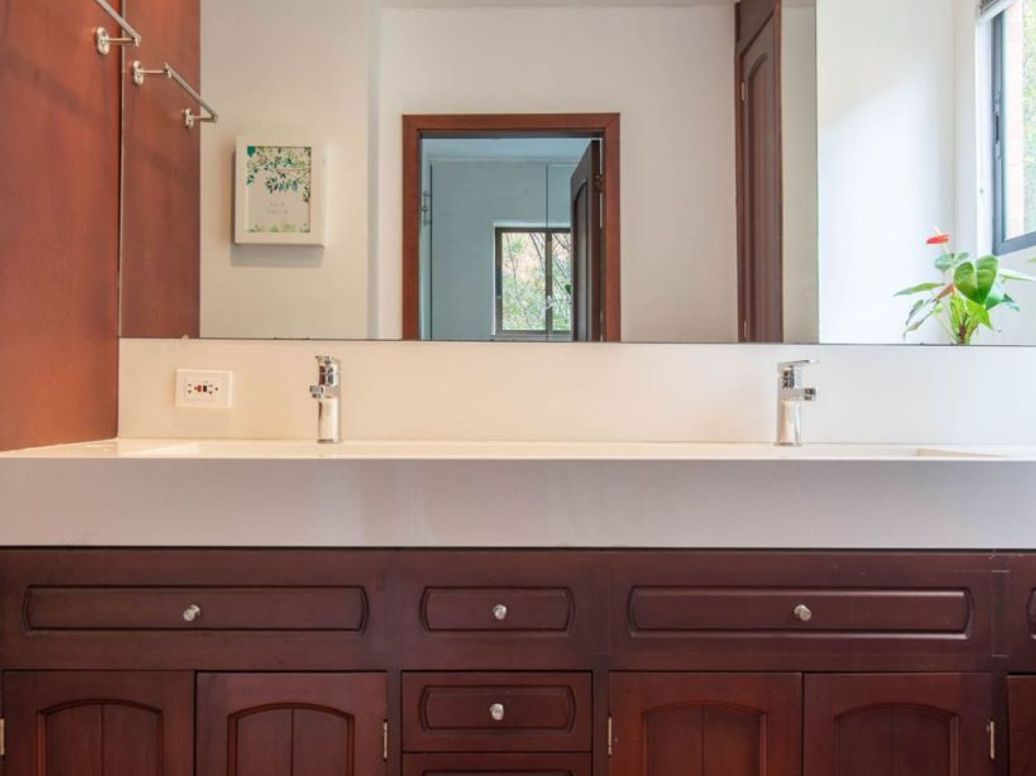 Apartamento de 4 alcobas en venta en Cerros De Santa Barbara, Bogotá, 254 m² · foto 16 de 20