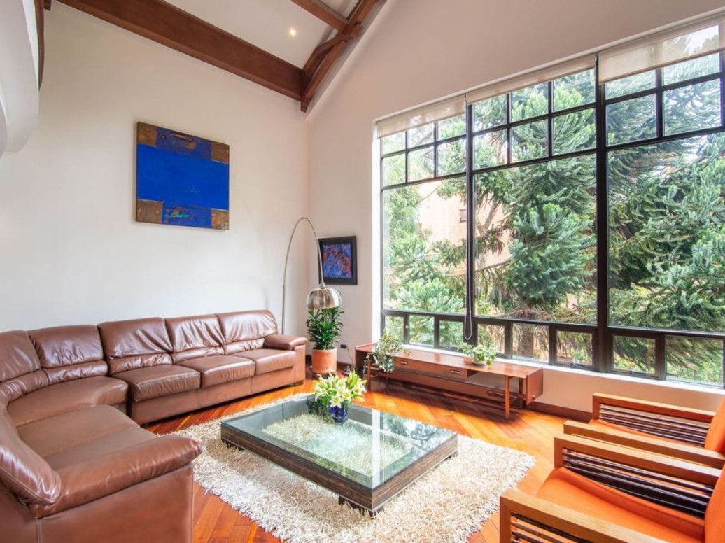 Apartamento de 4 alcobas en venta en Cerros De Santa Barbara, Bogotá, 254 m² · foto 2 de 20