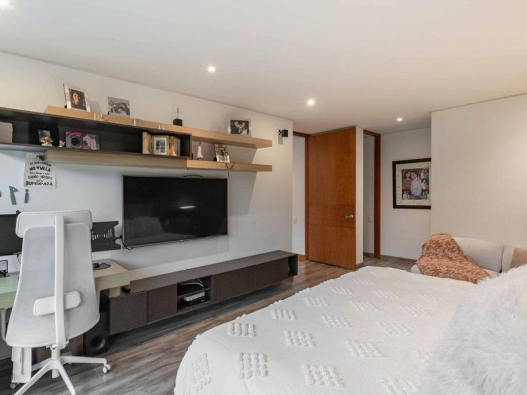 Apartamento de 3 alcobas en venta en El Plan, Bogotá, 204 m² · foto 17 de 20