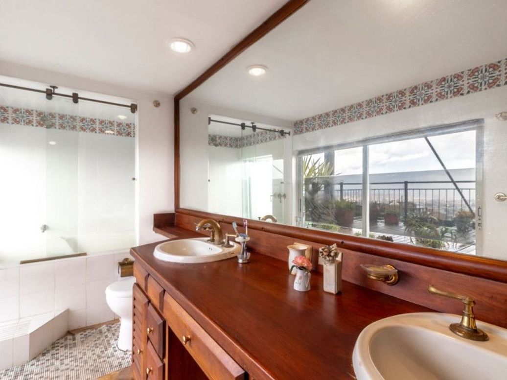 Apartamento de 3 alcobas en venta en Los Rosales, Bogotá, 271 m² · foto 13 de 20