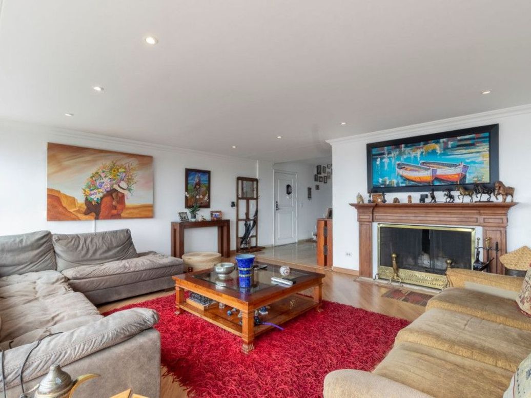Apartamento de 3 alcobas en venta en Los Rosales, Bogotá, 271 m² · foto 4 de 20