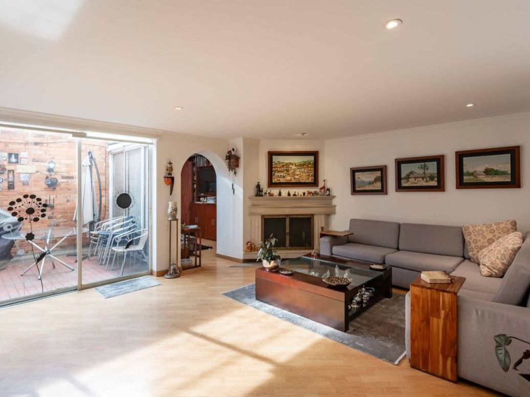 Apartamento de 4 alcobas en venta en San Patricio, Bogotá, 184 m² · foto 2 de 20