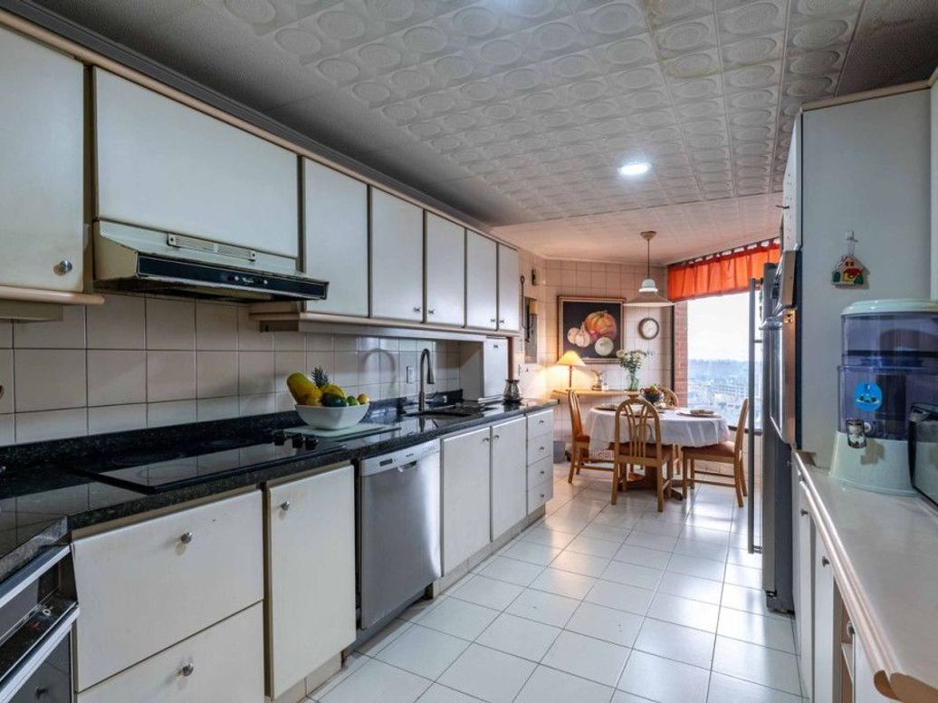 Apartamento de 3 alcobas en venta en Centro Norte Usaquen, Bogotá, 255 m² · foto 6 de 20