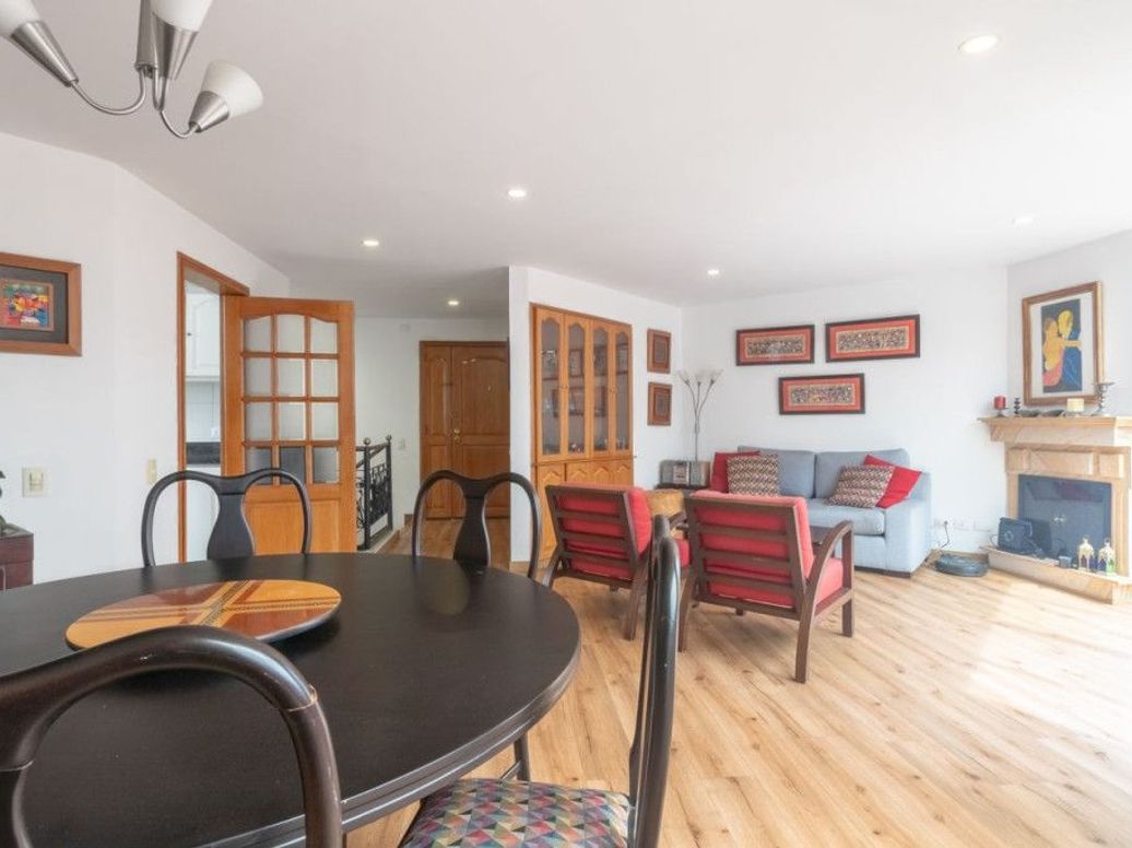 Apartamento de 3 alcobas en venta en Rincon Del Chicó, Bogotá, 153 m² · foto 2 de 20