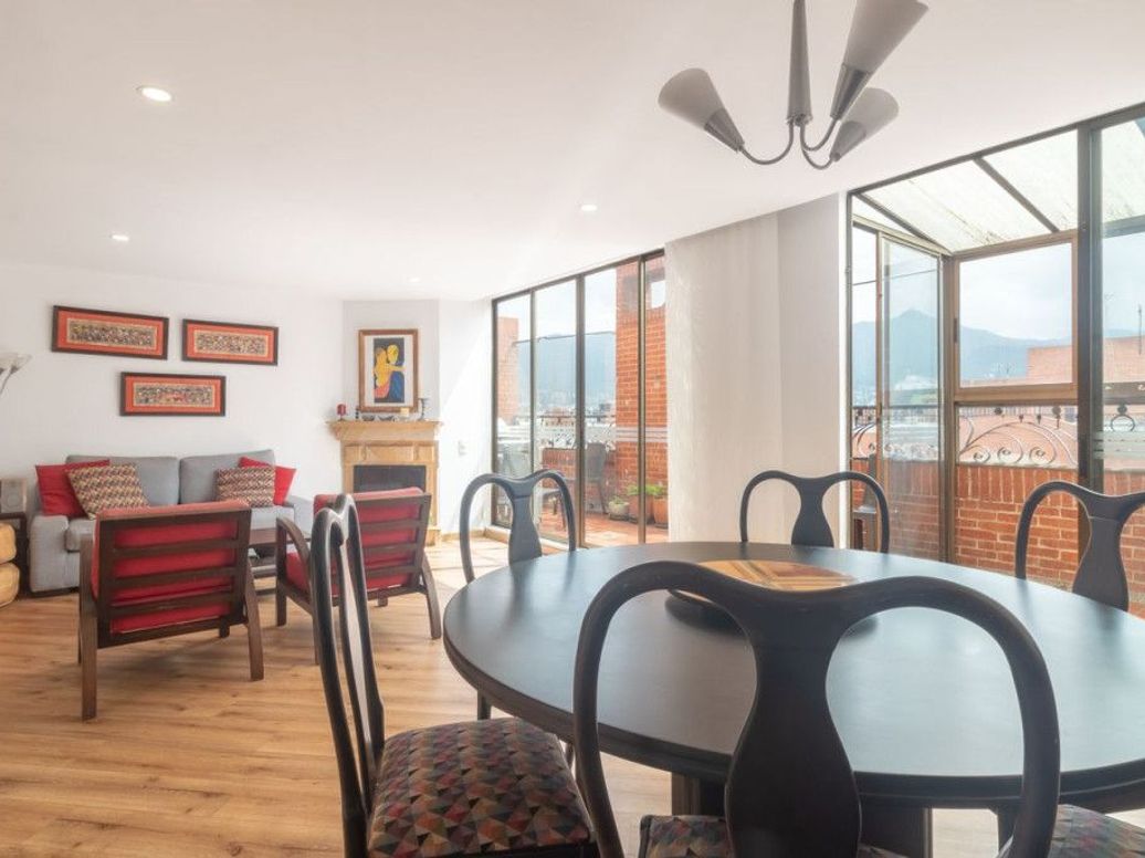 Apartamento de 3 alcobas en venta en Rincon Del Chicó, Bogotá, 153 m² · foto 4 de 20