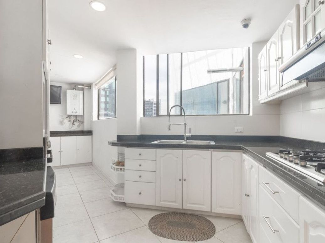 Apartamento de 3 alcobas en venta en Rincon Del Chicó, Bogotá, 153 m² · foto 6 de 20