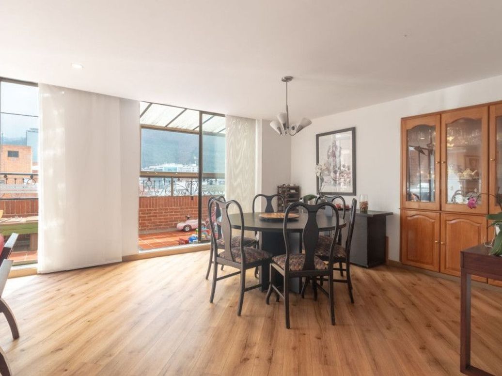 Apartamento de 3 alcobas en venta en Rincon Del Chicó, Bogotá, 153 m² · foto 3 de 20
