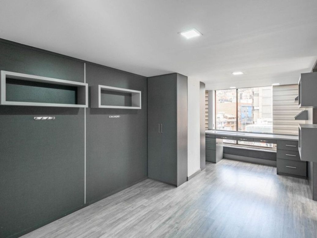 Apartamento de 3 alcobas en venta en Santa Barbara Central, Bogotá, 159 m² · foto 14 de 20