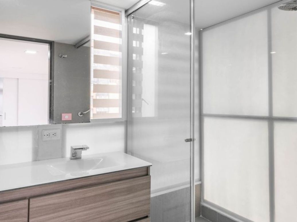 Apartamento de 3 alcobas en venta en Santa Barbara Central, Bogotá, 159 m² · foto 18 de 20