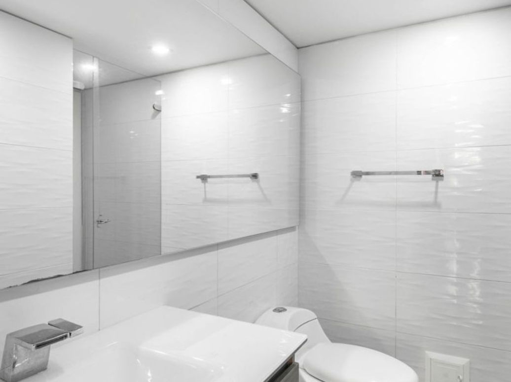 Apartamento de 3 alcobas en venta en Santa Barbara Central, Bogotá, 159 m² · foto 13 de 20