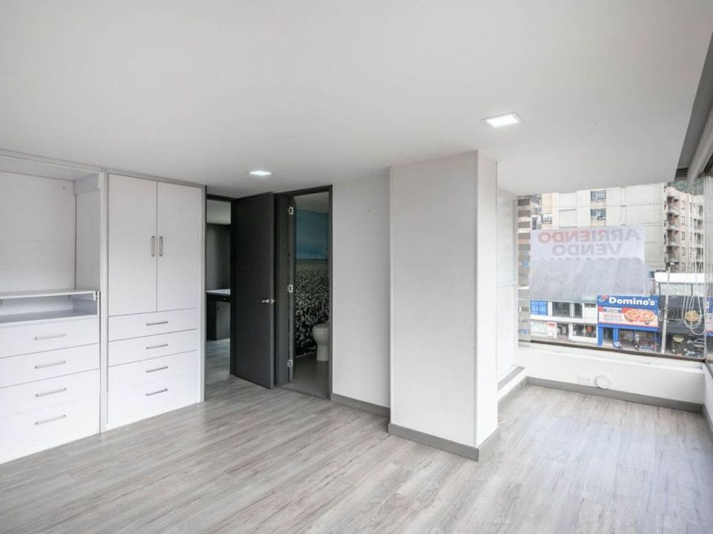Apartamento de 3 alcobas en venta en Santa Barbara Central, Bogotá, 159 m² · foto 15 de 20