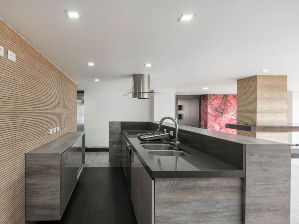 Apartamento de 3 alcobas en venta en Santa Barbara Central, Bogotá, 159 m² · foto 9 de 20