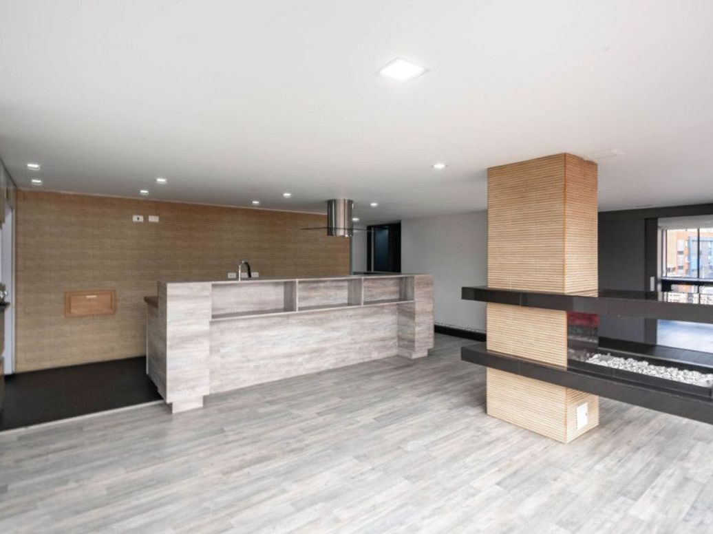 Apartamento de 3 alcobas en venta en Santa Barbara Central, Bogotá, 159 m² · foto 6 de 20