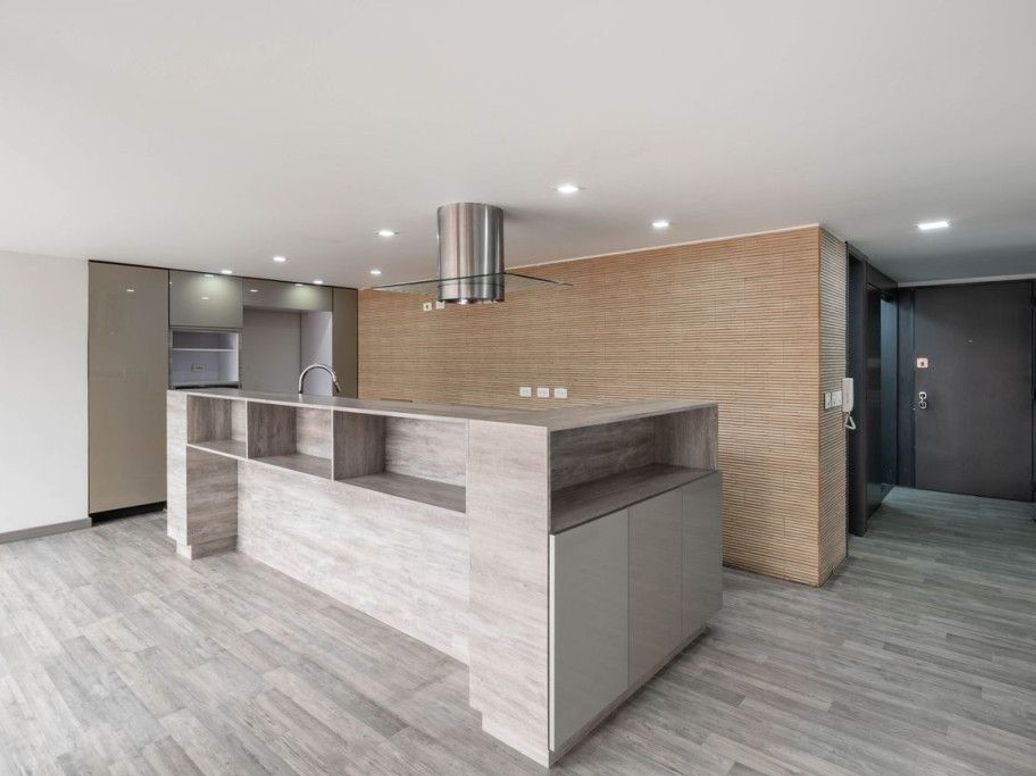 Apartamento de 3 alcobas en venta en Santa Barbara Central, Bogotá, 159 m² · foto 7 de 20