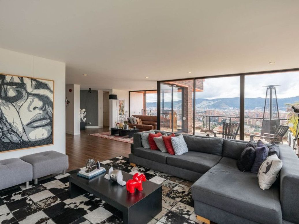 Apartamento de 4 alcobas en venta en Niza Suba, Bogotá, 415 m² · foto 2 de 20