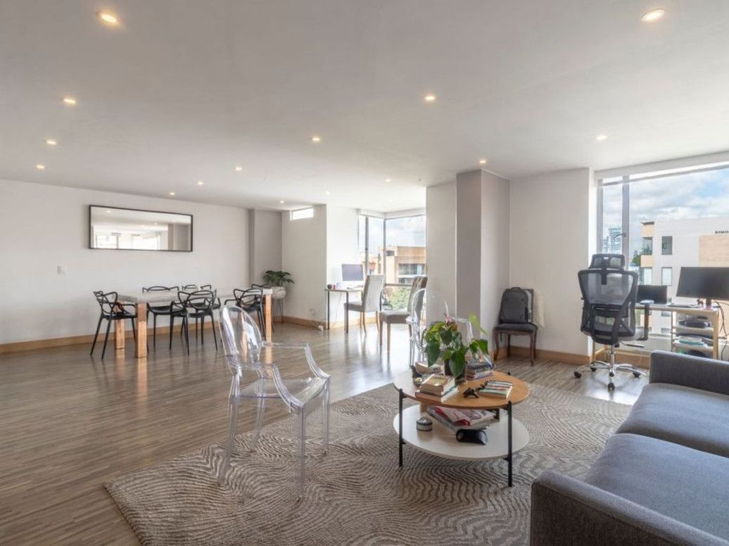 Apartamento de 3 alcobas en venta en San Patricio, Bogotá, 131 m² · foto 2 de 20