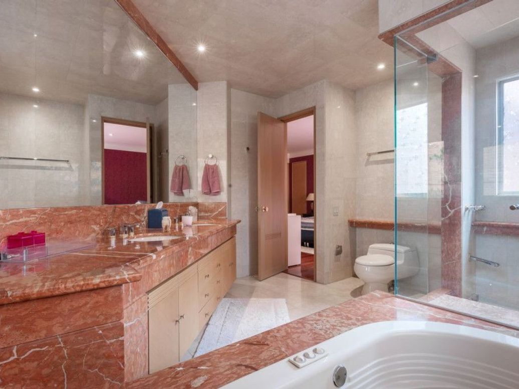 Apartamento de 4 alcobas en venta en Cerros De Santa Barbara, Bogotá, 404 m² · foto 16 de 20