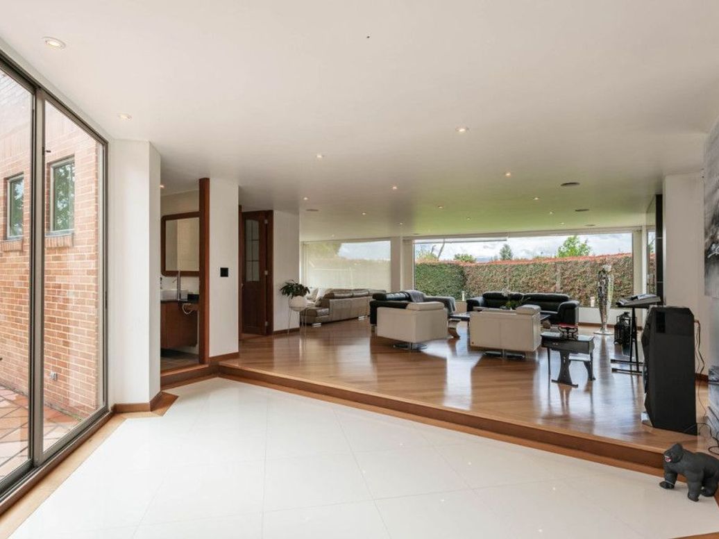 Casa de 5 alcobas en venta en Casa Blanca, Bogotá, 539 m² · foto 4 de 20