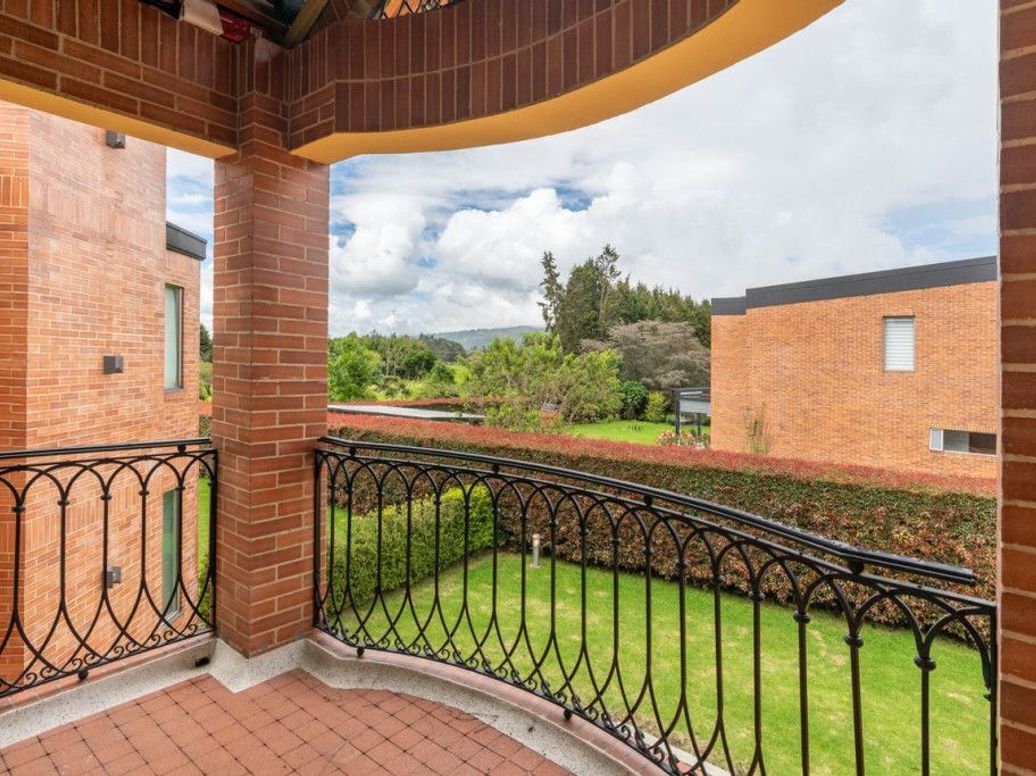Casa de 5 alcobas en venta en Casa Blanca, Bogotá, 539 m² · foto 12 de 20