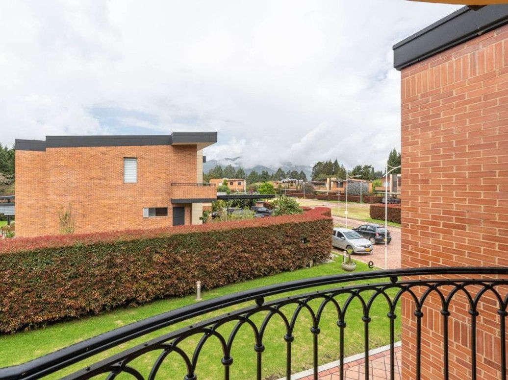 Casa de 5 alcobas en venta en Casa Blanca, Bogotá, 539 m² · foto 13 de 20
