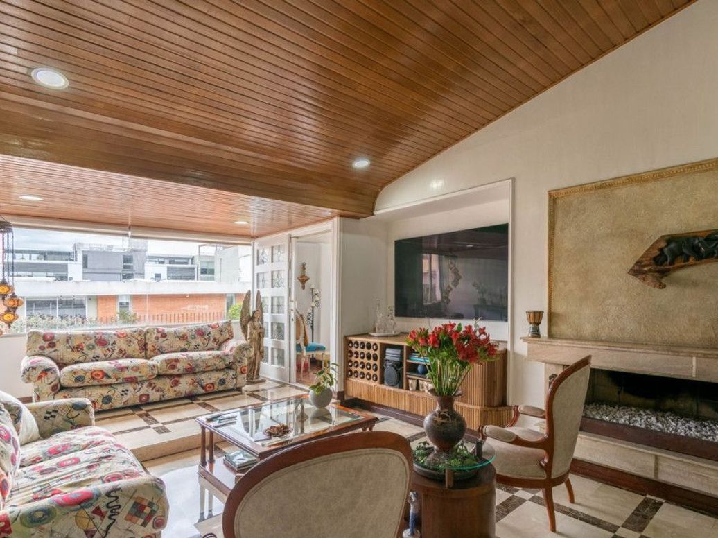 Apartamento de 4 alcobas en venta en Chico Norte Et. Ii, Bogotá, 224 m² · foto 2 de 20