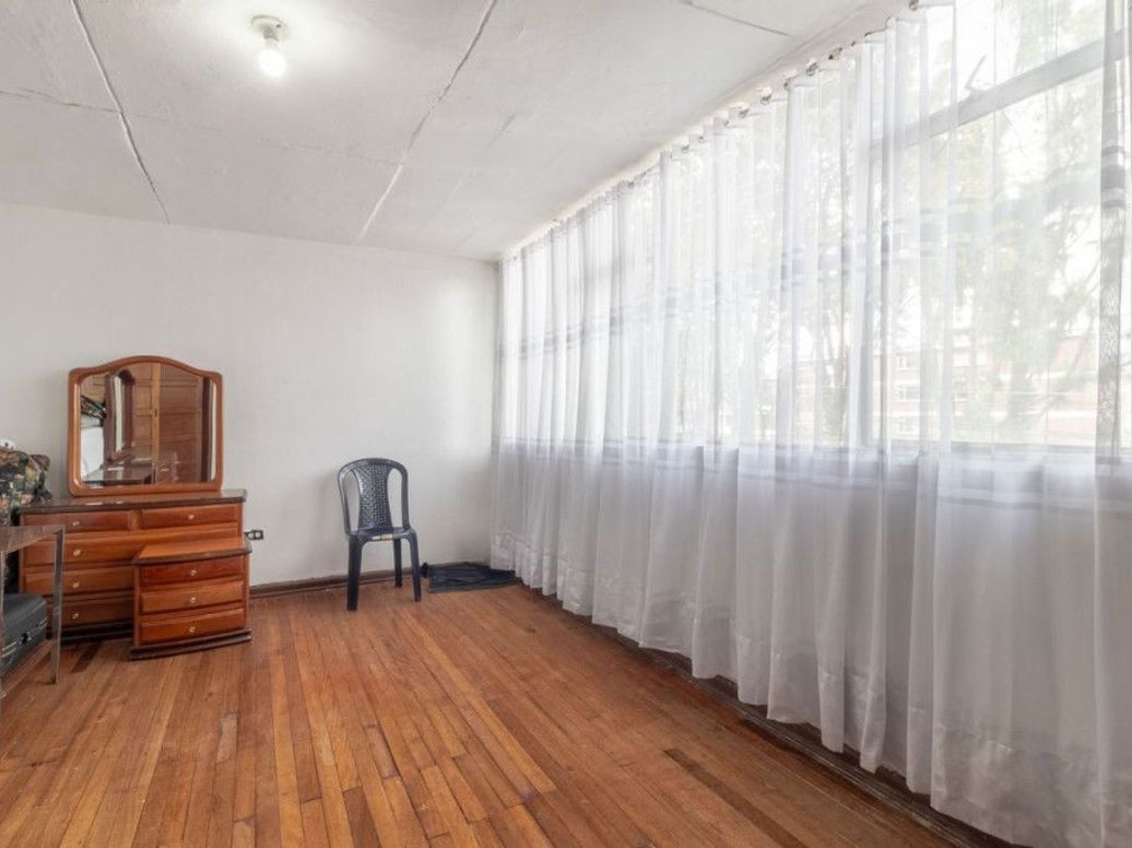 Casa de 6 alcobas en venta en Santa Teresita, Bogotá, 265 m² · foto 20 de 20