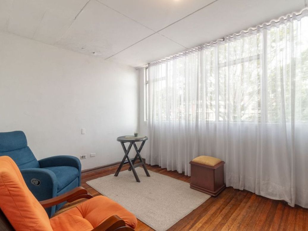 Casa de 6 alcobas en venta en Santa Teresita, Bogotá, 265 m² · foto 18 de 20