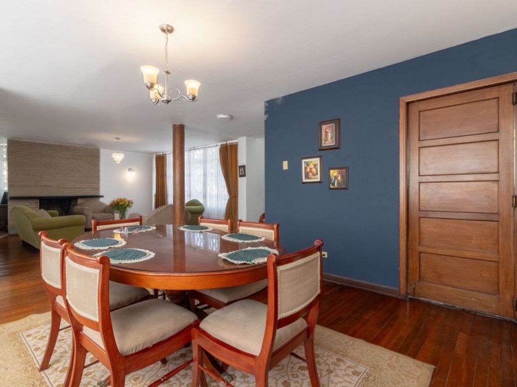 Casa de 6 alcobas en venta en Santa Teresita, Bogotá, 265 m² · foto 6 de 20