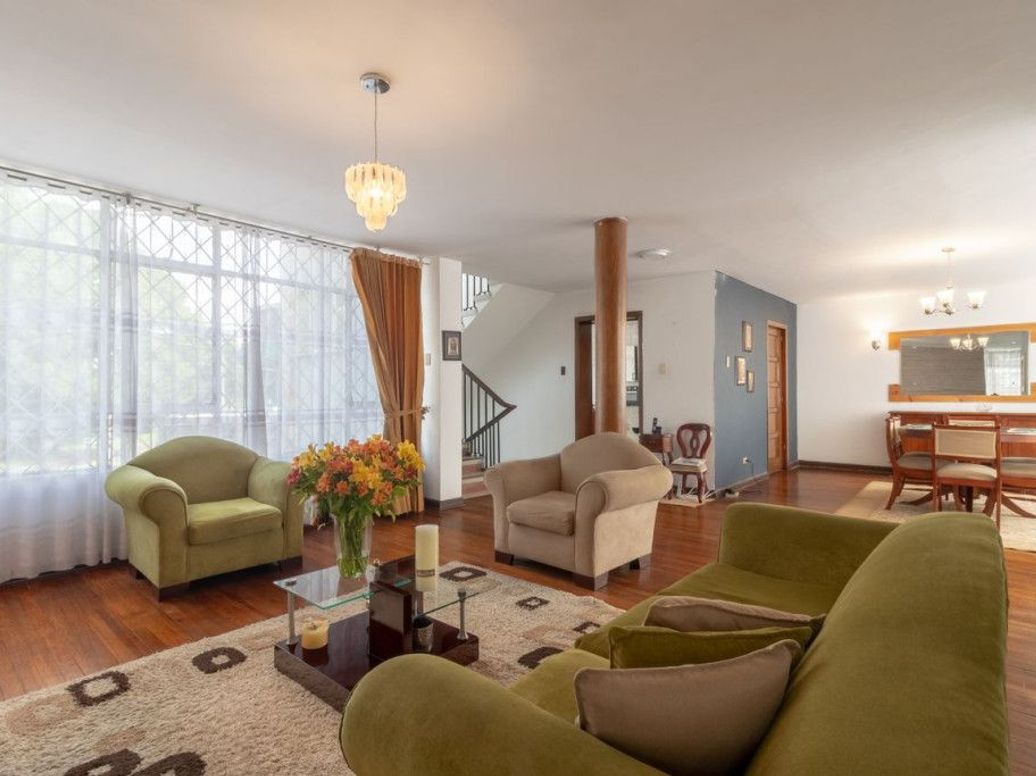 Casa de 6 alcobas en venta en Santa Teresita, Bogotá, 265 m² · foto 4 de 20
