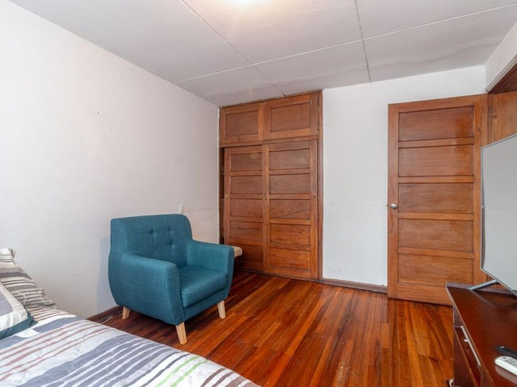 Casa de 6 alcobas en venta en Santa Teresita, Bogotá, 265 m² · foto 15 de 20