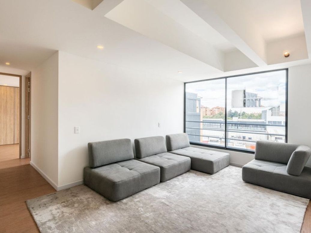 Apartamento de 2 alcobas en venta en Bella Suiza, Bogotá, 74 m² · foto 2 de 20