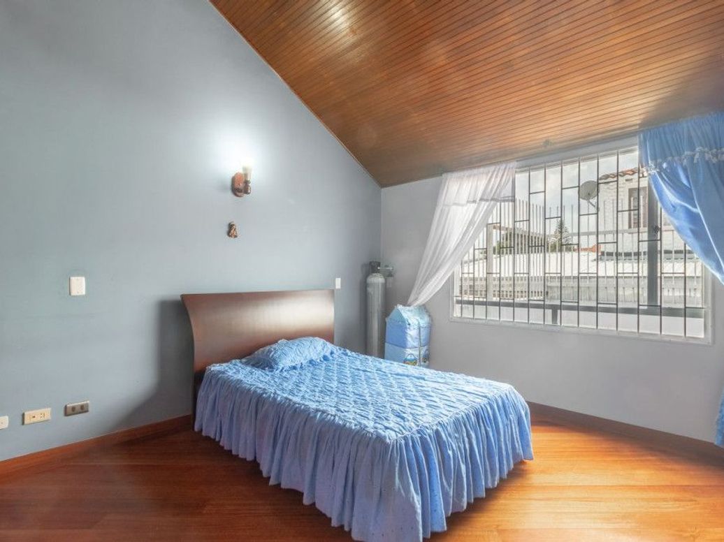 Casa de 4 alcobas en venta en Niza Norte, Bogotá, 192 m² · foto 15 de 20