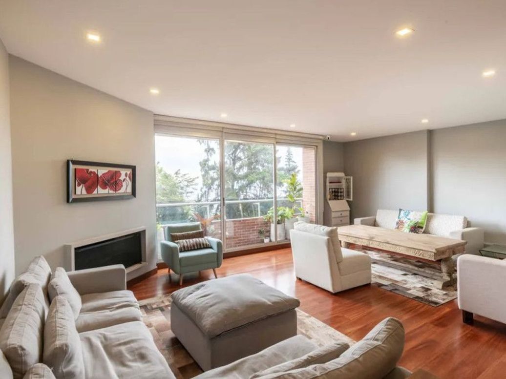 Apartamento de 2 alcobas en venta en Los Rosales, Bogotá, 142 m² · foto 5 de 19