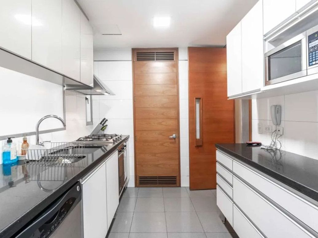 Apartamento de 2 alcobas en venta en Los Rosales, Bogotá, 142 m² · foto 10 de 19