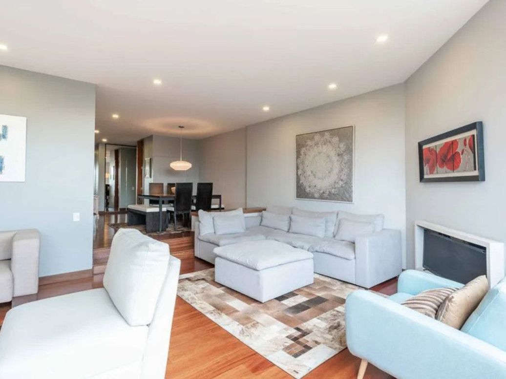 Apartamento de 2 alcobas en venta en Los Rosales, Bogotá, 142 m² · foto 4 de 19