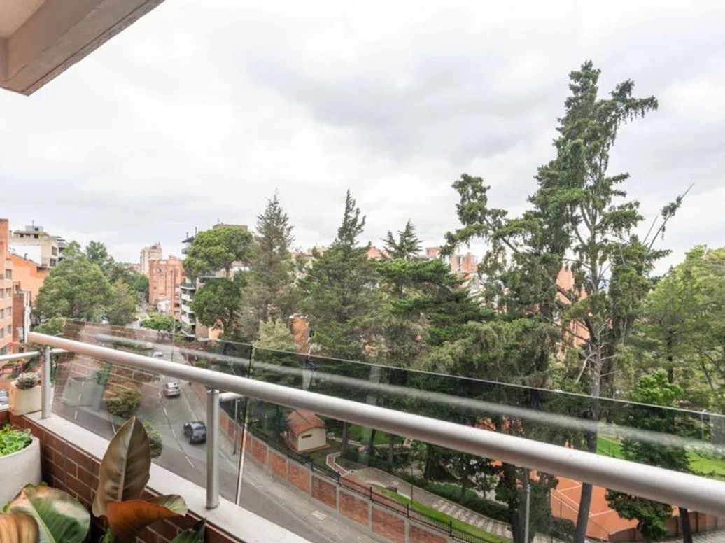 Apartamento de 2 alcobas en venta en Los Rosales, Bogotá, 142 m² · foto 9 de 19